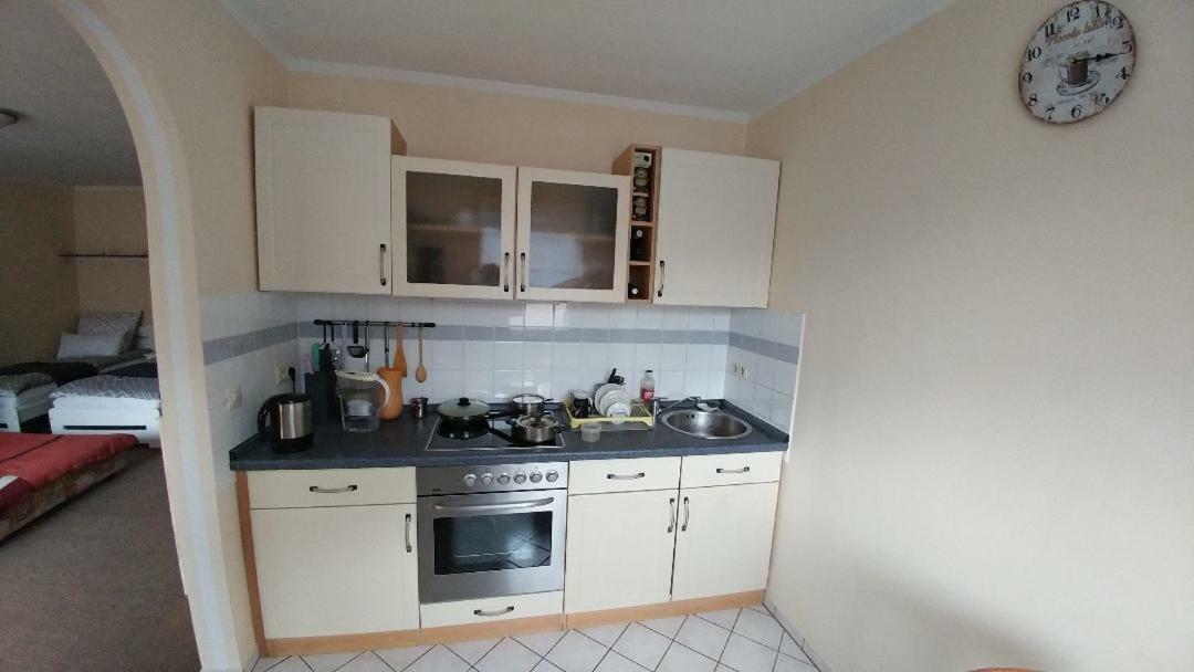 Sunny 1-Room Apartment Near Railway Station 加爾米施-帕滕基興 外观 照片